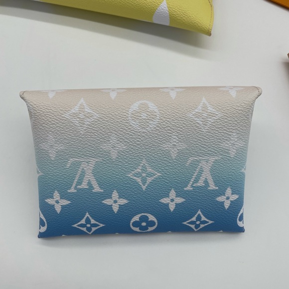 Louis Vuitton Medium By the Pool Kiragami Pouch - Picture 2 of 8